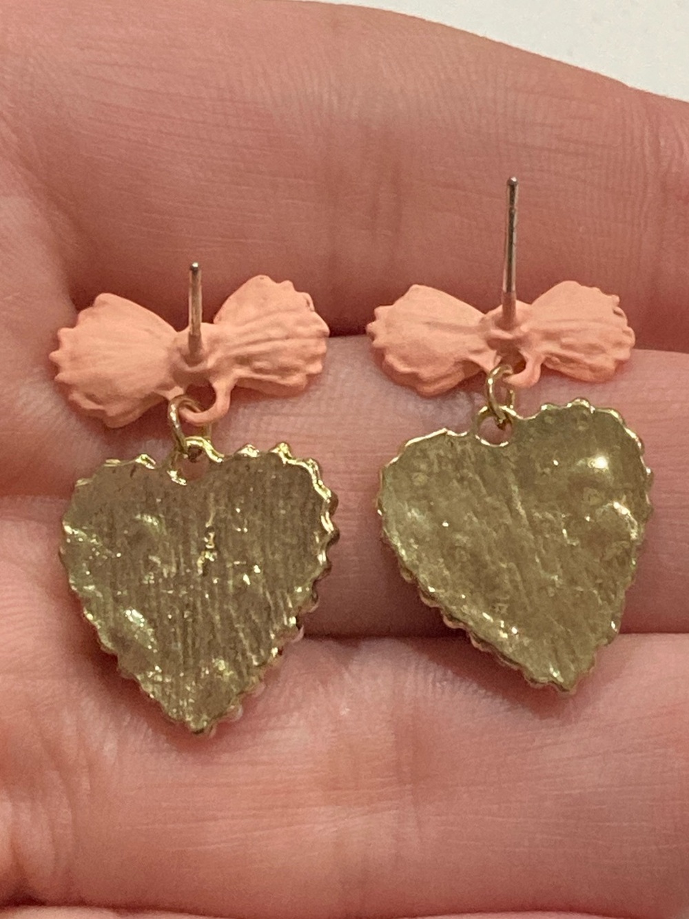Pearl Pink Plaid Bow Heart Stud Earrings - Picture 6 of 6